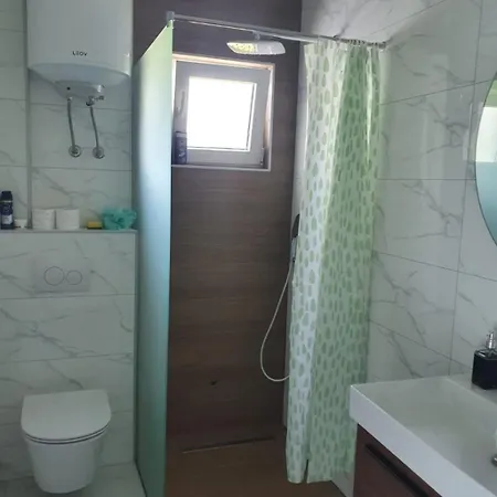 Anis - River Side Heated Pool&jacuzzi Holiday home