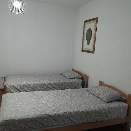 Holiday home Anis - River Side Heated Pool&jacuzzi Bihac