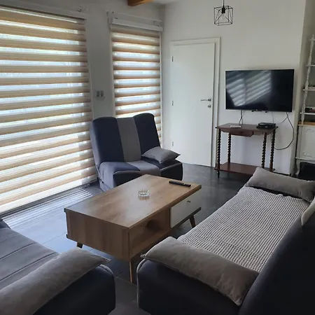 Anis - River Side Heated Pool&jacuzzi Holiday home