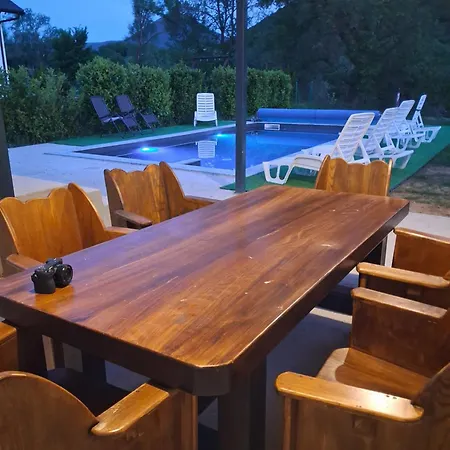 Anis - River Side Heated Pool&jacuzzi Holiday home