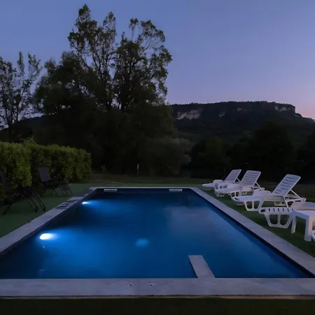 Anis - River Side Heated Pool&jacuzzi Holiday home *