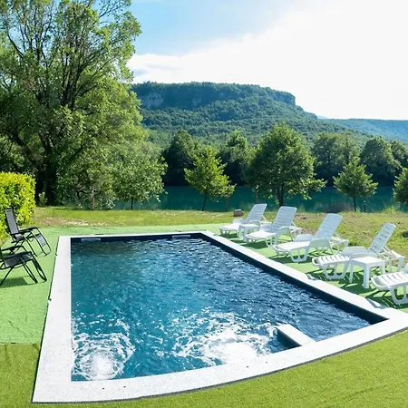 Anis - River Side Heated Pool&jacuzzi Bihac