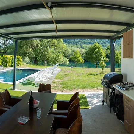 Anis - River Side Heated Pool&jacuzzi Bihac